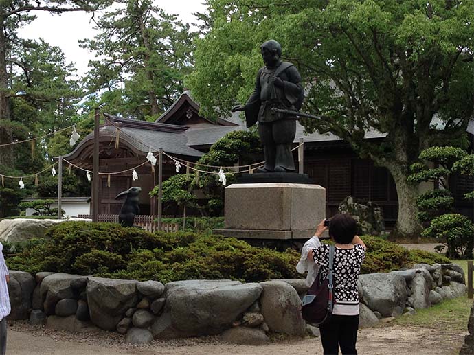 御慈愛之御神像