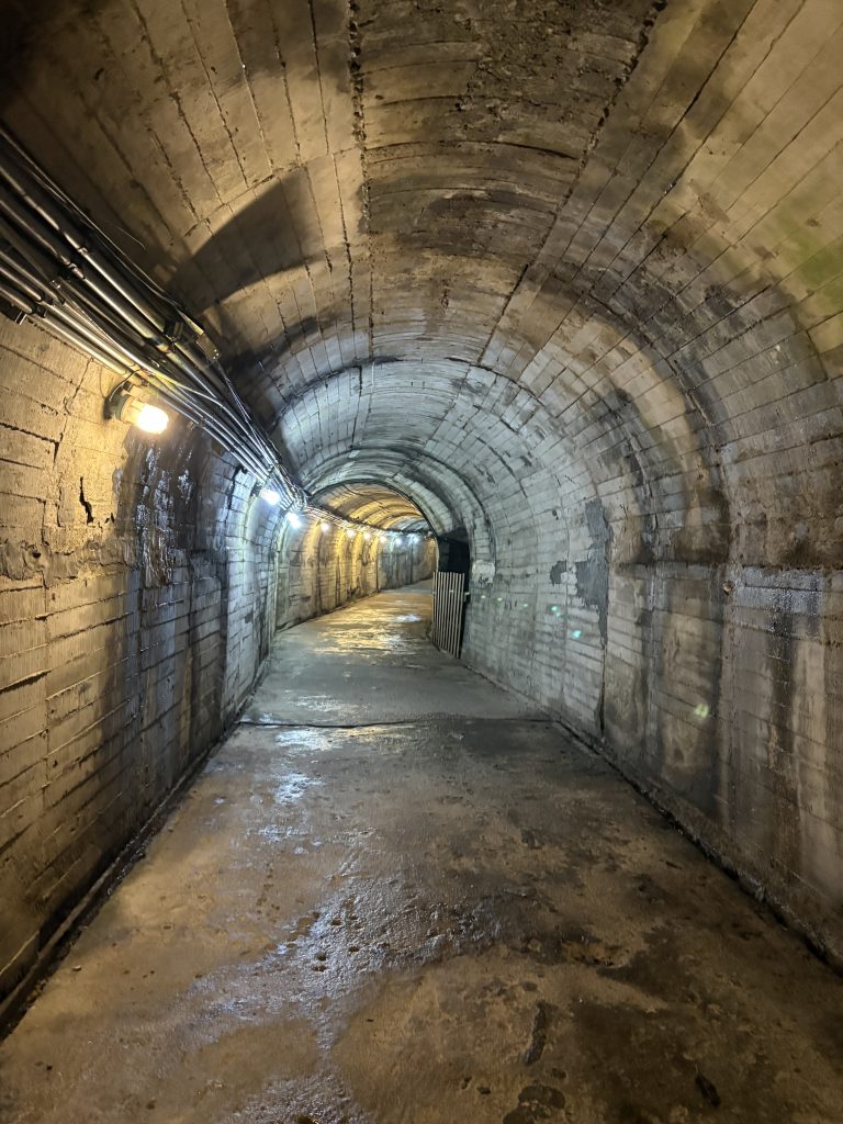 龜山島軍事坑道