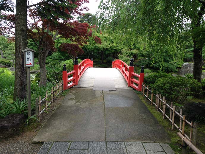 朱紅色太鼓橋