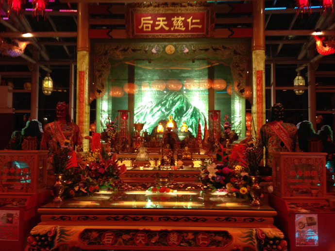 台灣護聖宮正殿主祀神龕
