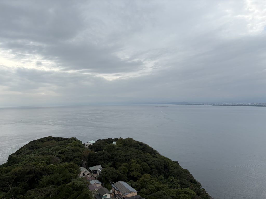 島上聚落與遠眺相模灣海岸