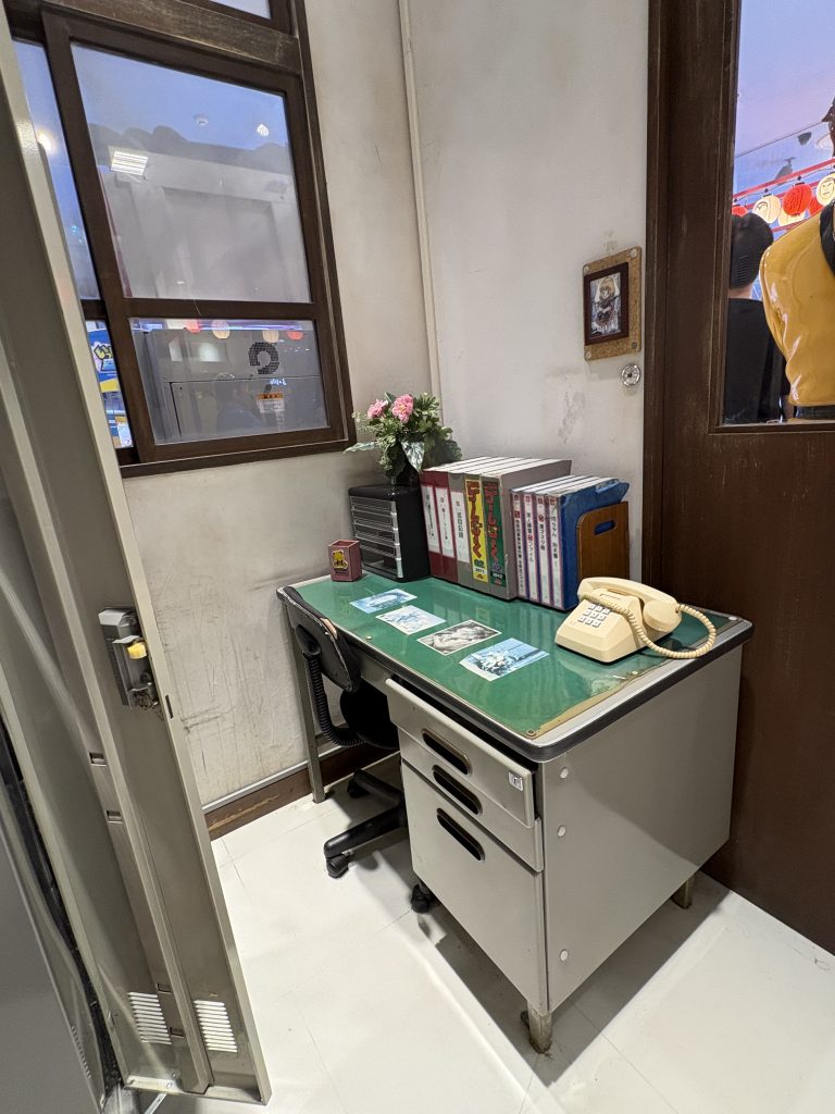 秋本麗子專屬辦公桌
